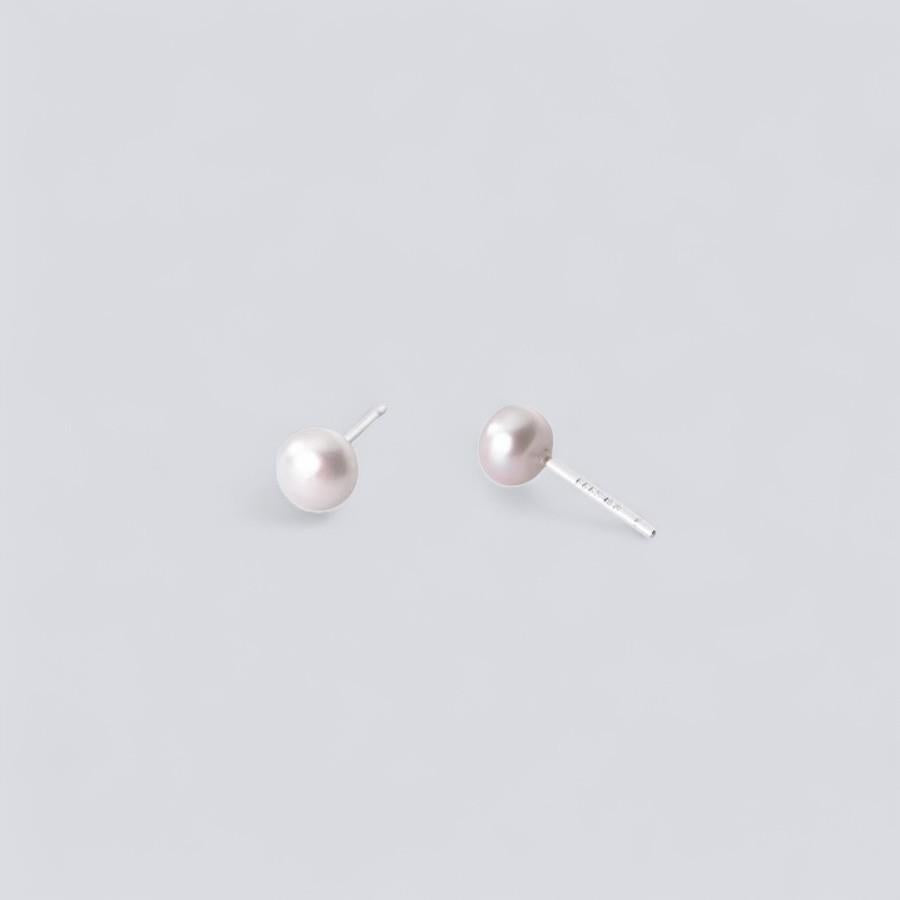 White Pearl Stud Earring